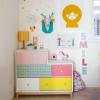 Sådan organiseres babytøj: fra stilfulde displays til pladsbesparende ideer