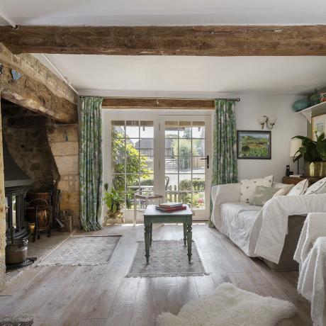 Detta charmiga hem i Gloucestershire är fyllt med pittoreska karaktär
