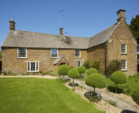 Dê uma olhada nesta casa de campo idílica em Oxfordshire