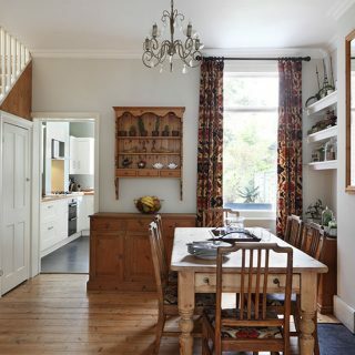 Jedilnica s starinskim borovim pohištvom | Okrasitev jedilnice | 25 lepih domov | Housetohome.co.uk