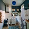 A reforma do banheiro prova o poder de um teto pintado - é exuberante!
