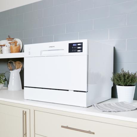 Aldi'nin tezgah üstü bulaşık makinesi, en küçük mutfaklar için bile mükemmeldir ve size zaman kazandırır.