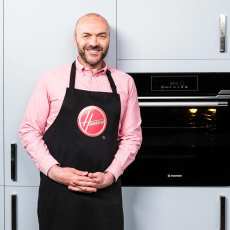 Sfaturile de gătit ale bucătarului TV Simon Rimmer și cele mai iubite hacks din bucătărie