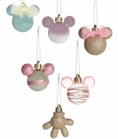 Dekorasi Natal Disney di Primark dalam warna pink dan biru