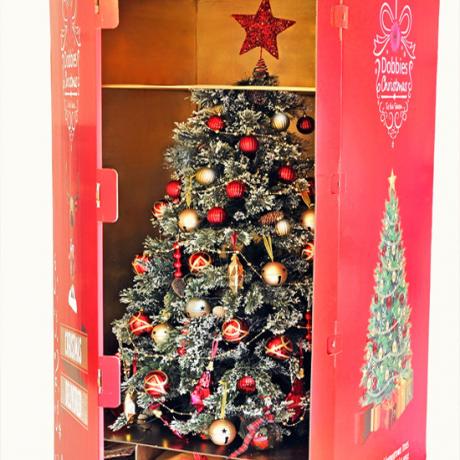 Vas božični stres ne more motiti? Namesto tega kupite "Božič v škatli"! Koliko časa porabite za okrasitev svoje hiše vsak božič?