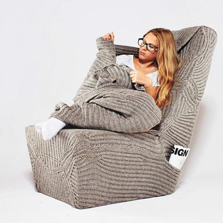 De nieuwe sweaterstoel wordt compleet geleverd met ingebouwde deken