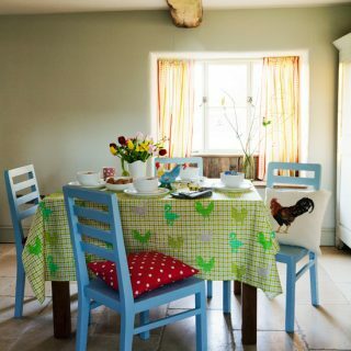 غرفة طعام مضيئة ومتجددة الهواء | تزيين غرفة الطعام | منازل الريف والديكورات الداخلية | البيت