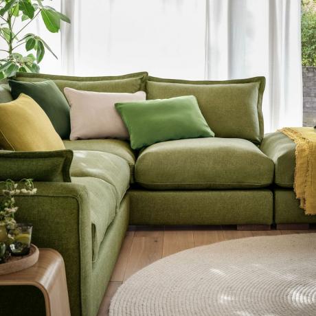 zielona sofa Gaia Sofology zaprojektowana we współpracy z george clarke