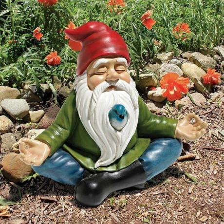 Zen dārza rūķīša statuja