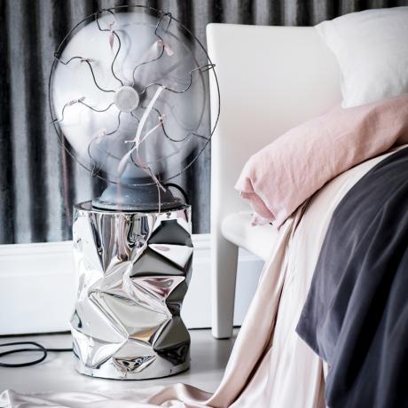 Guļamistabas ventilators - kā palikt vēsam gultā