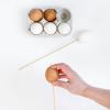 塗装された卵の装飾でイースターの目玉を作る方法