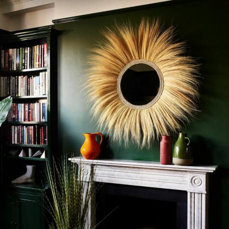 Πράσινο σαλόνι με καθρέφτη θαλασσινού γρασιδιού