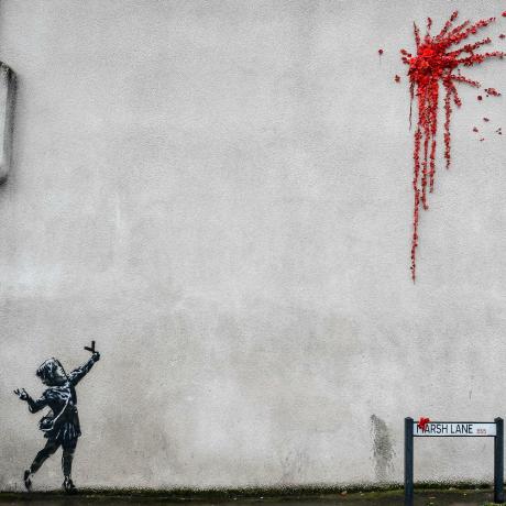 İnterneti bölen Banksy banyo makyajı