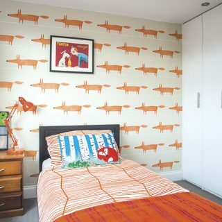Παιδικό υπνοδωμάτιο με ταπετσαρία μοτίβου πορτοκαλί αλεπού | ιδέες σχεδιασμού παιδικού δωματίου | ΦΩΤΟΓΑΛΕΙΑ | Όμορφες Κουζίνες | Κατοικία
