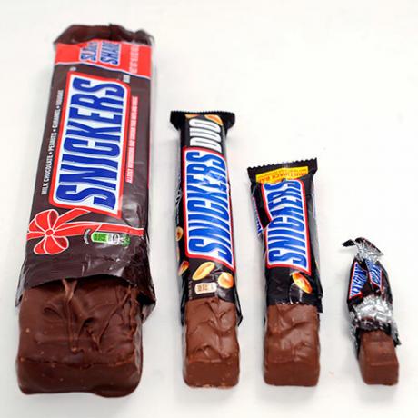Найбільший у світі бар Snickers містить 2000 калорій