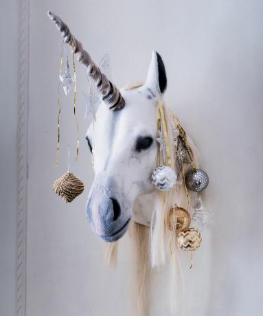 christmas-bauble-display-unicorn