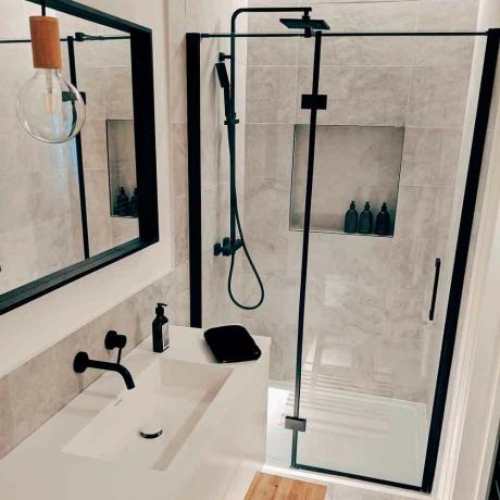 Badezimmertrends Instagram schwarze Wasserhähne