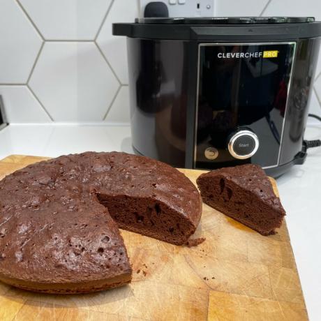 Drew y Cole Cleverchef Pro Multicooker rebanada de pastel de chocolate