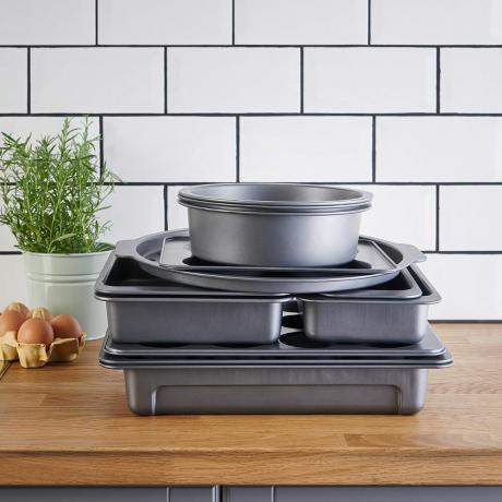 विल्को-2018_KIT_COOKWARE_BAKEWARE_STACKABLE_WORK_TOP_SQUARE