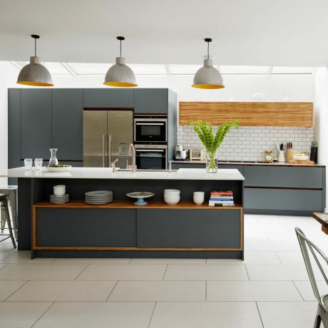 Ideer for kjøkkenbenk for å sikre at arbeidsflaten er stilig og praktisk