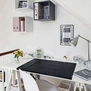 Valkoinen kotitoimisto laatikkohyllyineen | Kotitoimiston sisustus | 25 kaunista kotia | Housetohome.co.uk