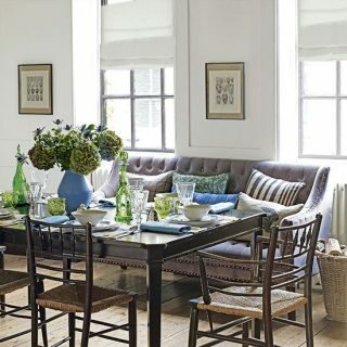 Biela jedáleň s čapovanou sedačkou | Zdobenie jedálne | Domy a záhrady | housetohome.co.uk