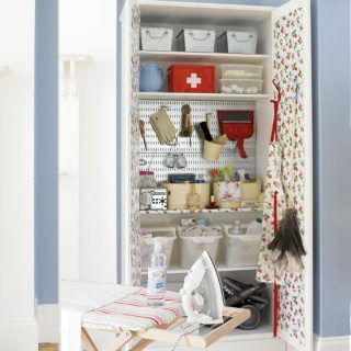 Skříň s úložným prostorem v technické místnosti | Skladování prádla | Obrázek | Housetohome.co.uk