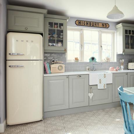 Country-kitchen-makeover-with-upcycled-furniture-2