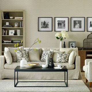 Zwarte en neutrale woonkamer | Woonkamer inrichten | Ideaal huis | Housetohome.co.uk