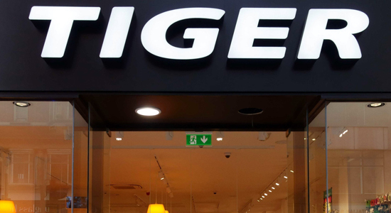 タイガーショップ：タイガーでの家庭用品の買い物体験