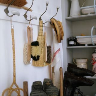 Bastu-stil grovkök | Tvättstuga idéer | Dekorera idéer för bruksrum | Bild | Bostadshus