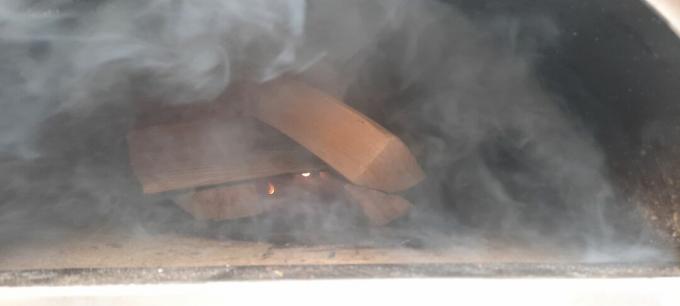 Ocena pečice za pico DeliVita: zunanja peč na drva
