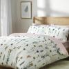 Stisnjena cvetlična posteljnina v vrednosti 22 funtov, ki je zvijača Urban Outfitters