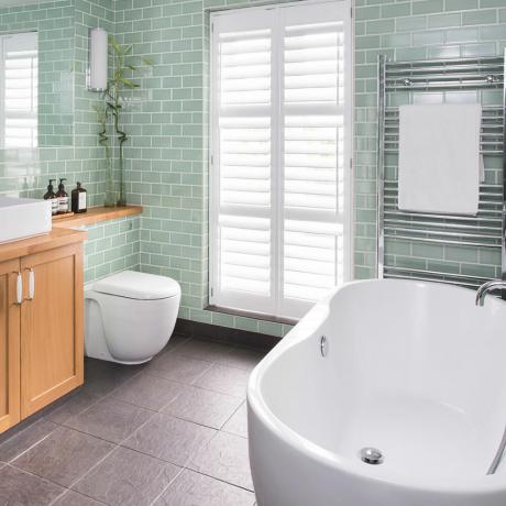 Carrelage salle de bain vert menthe comment décorer avec du vert
