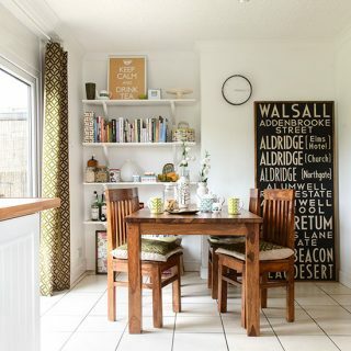 Sufragerie retro chic cu lucrări de artă | Decorarea sufrageriei | Casa ideală | housetohome.co.uk