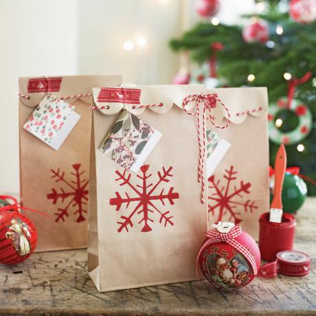 Custos de Papai Noel secreto para comprar presentes de Natal