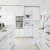 Weiße Küchenideen – 22 Schemata, die sauber, hell und zeitlos sind