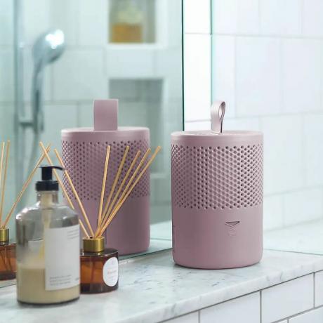 Pink Absodry Duo a fürdőszobai polcon