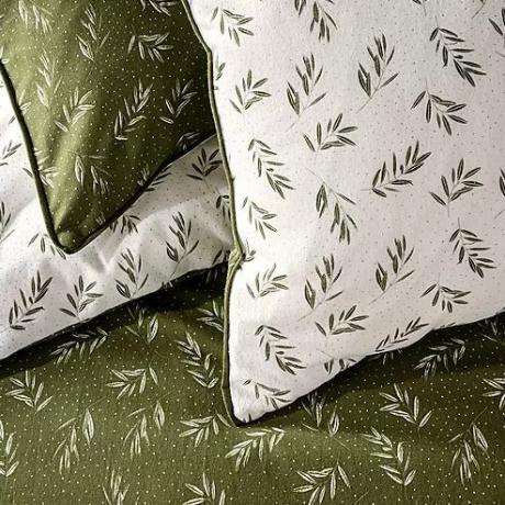 Двусторонний комплект постельного белья оливково-зеленого и белого цветов