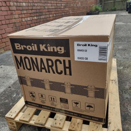 Broil King Monarch 320 BBQ testēšana mājās