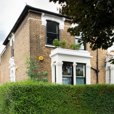 Aturan pajak untuk menambahkan mitra ke hipotek ini dapat dikenakan biaya £1000s