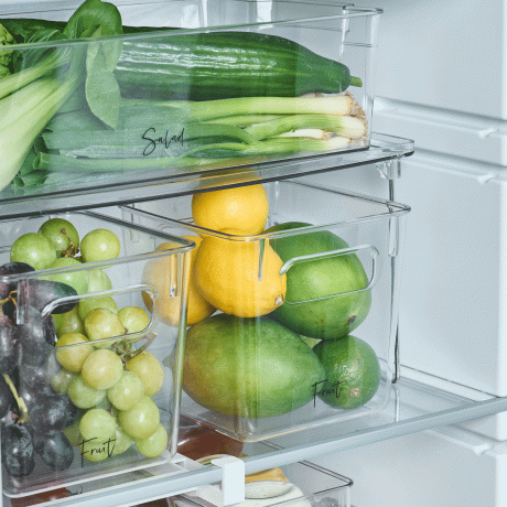 augļi uzglabāšanas tvertnēs ledusskapī