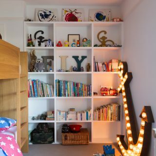 غرفة نوم للأولاد مع تخزين | أفكار التصميم التقليدية | منازل وحدائق | Housetohome.co.uk