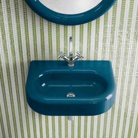 Vonios kambario tendencijos-2019-mėlyna-santechnika