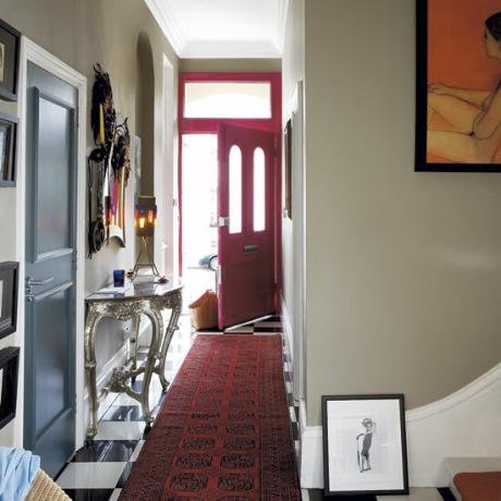 華やかな廊下| クイーンオブショップスのメアリーポルタスの活気に満ちたビクトリア朝の家の中に足を踏み入れる| あなたの家| housetohome