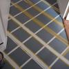 Ponarejen hodnik s ploščicami z barvo za samo 32 funtov - eden raziskan lastnik hiše nam pokaže, kako se to naredi