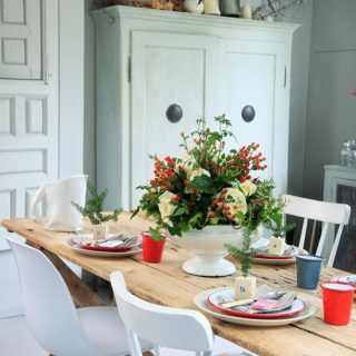 Ruang makan pedesaan yang meriah | Ide dekorasi Natal | Rumah & Kebun | Housetohome.co.uk