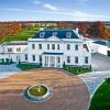 La villa di Tulisa nell'Hertfordshire è in vendita per Â£4,5 milioni