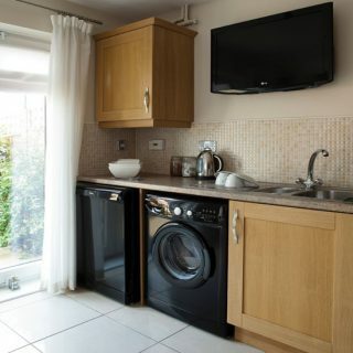 Lavadero moderno brillante | Ideas de decoración de cuartos de servicio | Cuarto de servicio | Estilo en casa | IMAGEN | Housetohome.co.uk