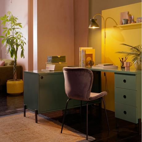 Ideas de diseño de oficina en casa con escritorio de esquina verde